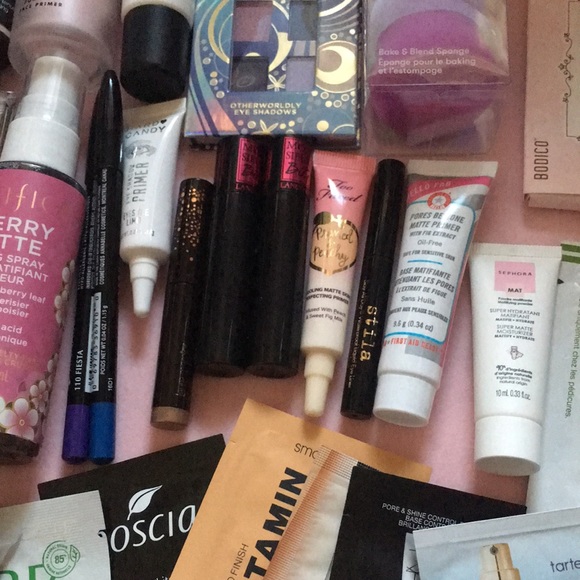 | SOLD | MASSIVE Brand New / Unused Makeup Beauty Bundle - Picture 3 of 5